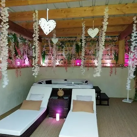 Luxury tent Le Clos Fmr Insolite Manon Carcassonne