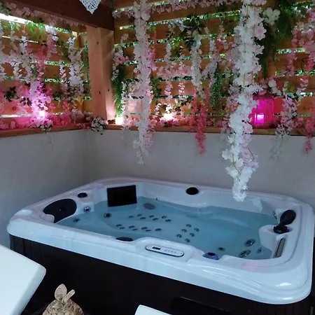 Luxury tent Le Clos Fmr Insolite Manon Carcassonne 5*
