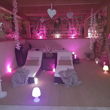 Le Clos Fmr Insolite Manon Carcassonne Luxury tent Malves-en-Minervois