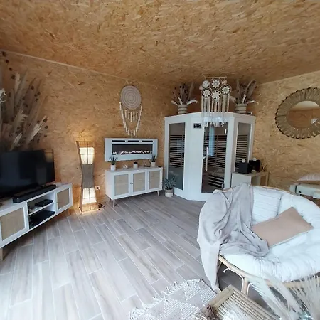 Le Clos Fmr Insolite Manon Carcassonne Luxury tent Malves-en-Minervois